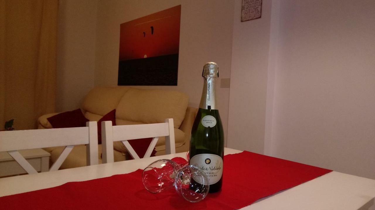 Bonito, Luminoso, Cerca Del Mar Con Parking Apartment Tarifa Luaran gambar